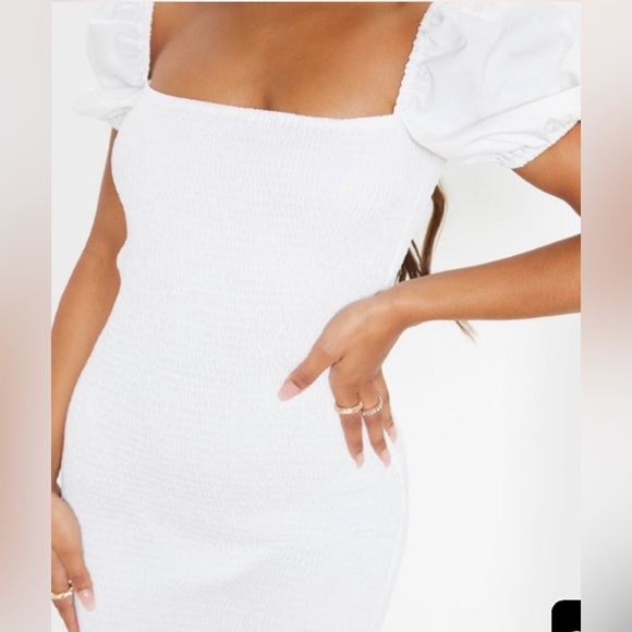 Pretty Little Thing WHITE SQUARE NECK PUFF SLEEVE SMOCK DRESS Size 6 - Picture 2 of 2